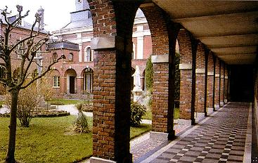 cloitre.JPG